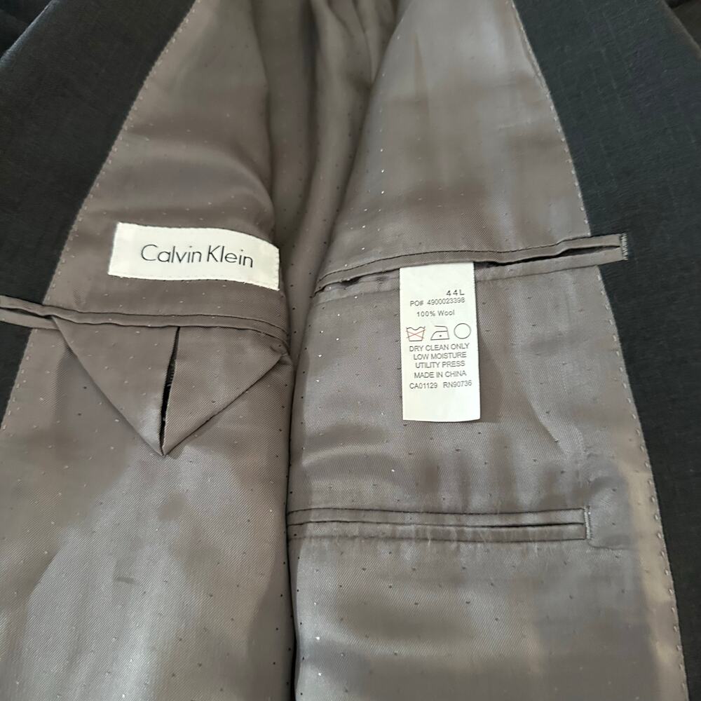 Calvin Klein 44L Men Blazer Dark Grey Sport Coat 2 Button 1 Vent pin stripe - Picture 9 of 14